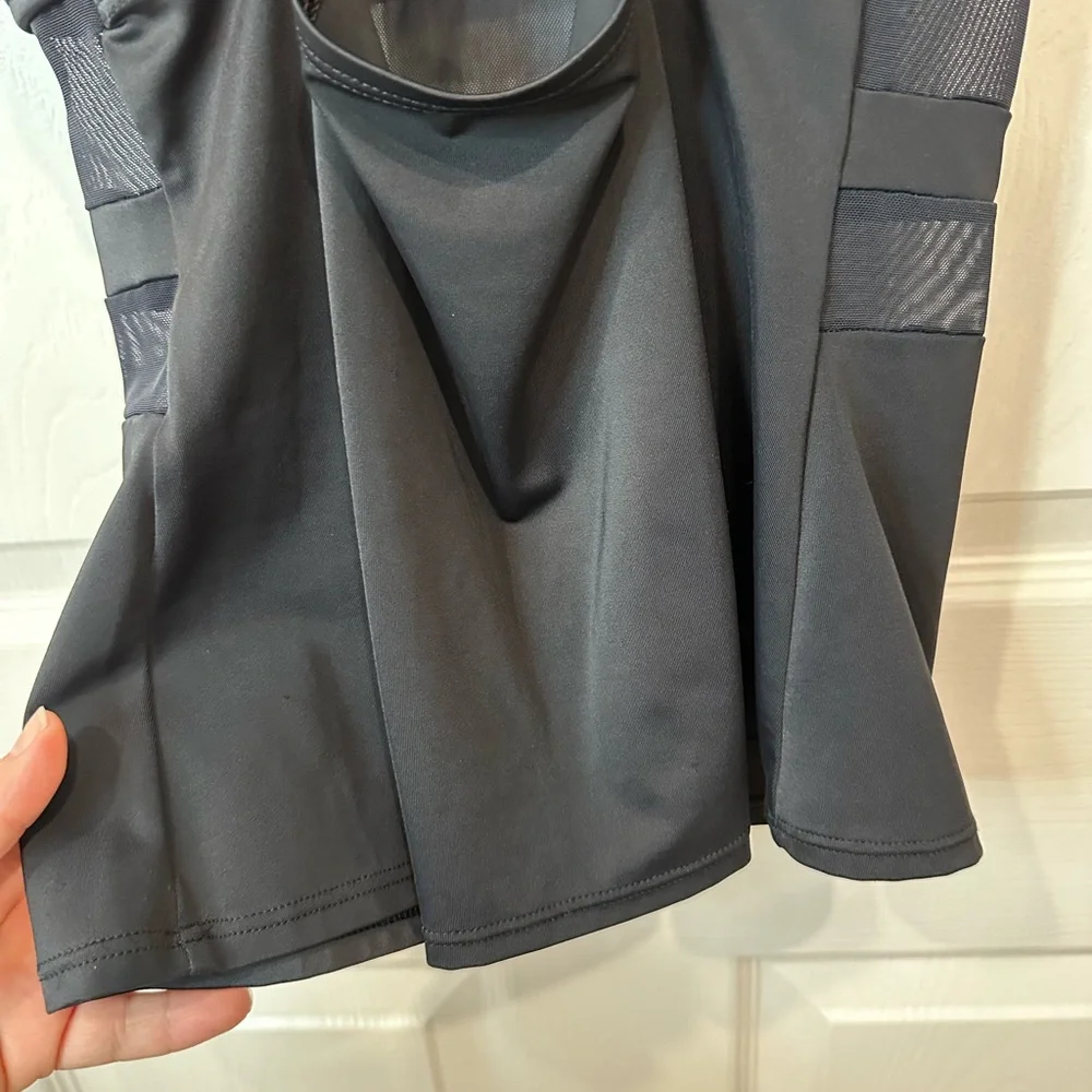 Like New Nike Sport Tank w Built in Bra Size Small. Black w Sheer Front Sections - Picture 12 of 13
